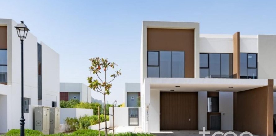 Townhouse de 4 dormitorios en Dubai, UAE No. 173635
