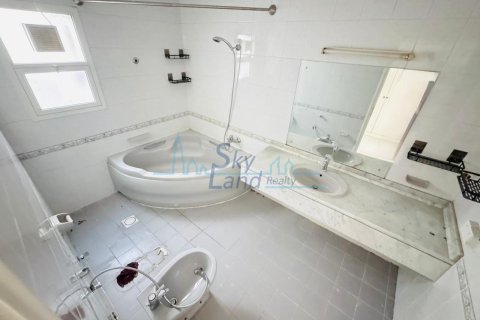 4 bedrooms Villa in Umm Suqeim, UAE No. 145038 5