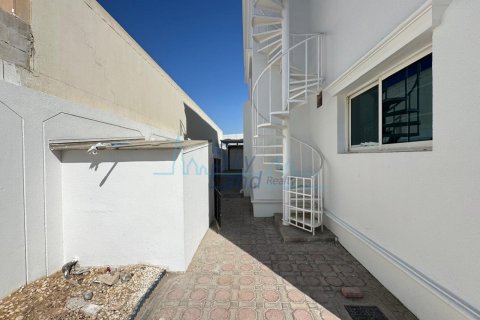 4 bedrooms Villa in Umm Suqeim, UAE No. 145038 14
