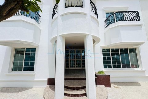 4 bedrooms Villa in Umm Suqeim, UAE No. 145038 22