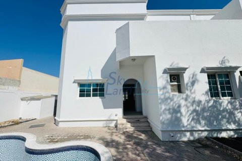 4 bedrooms Villa in Umm Suqeim, UAE No. 145038