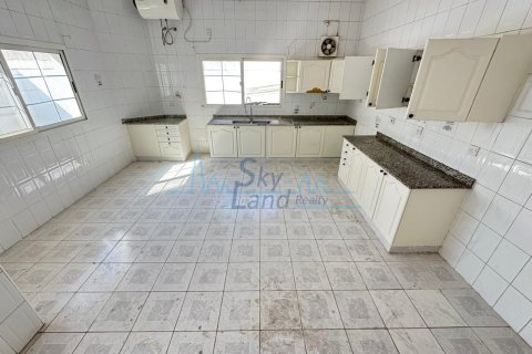 4 bedrooms Villa in Umm Suqeim, UAE No. 145038 27