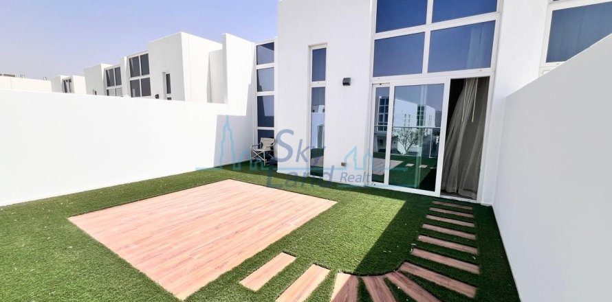 4 bedrooms Townhouse in DAMAC Hills (Akoya by DAMAC), UAE No. 145039