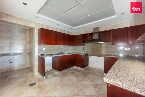 Appartement de 2 chambres à Dubai, UAE No. 208280 17