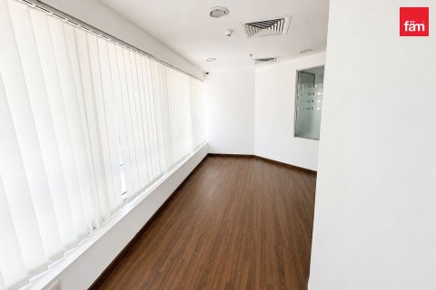 90.4m² Office in Dubai, UAE No. 199351 4