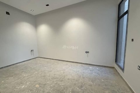 5 bedrooms Villa in Riyadh, Saudi Arabia No. 62519 22