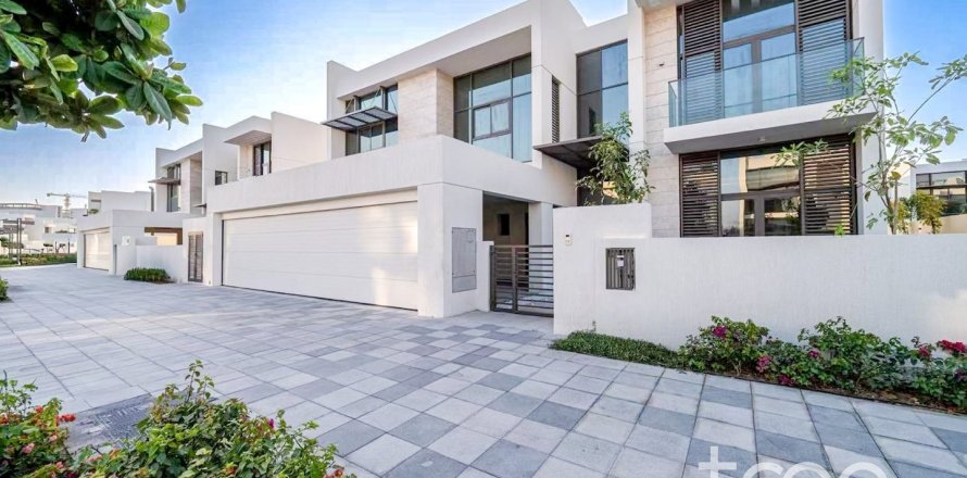 Villa de 5 dormitorios en District One, UAE No. 206164