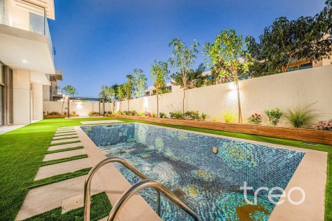 Villa de 5 dormitorios en District One, UAE No. 206164 3