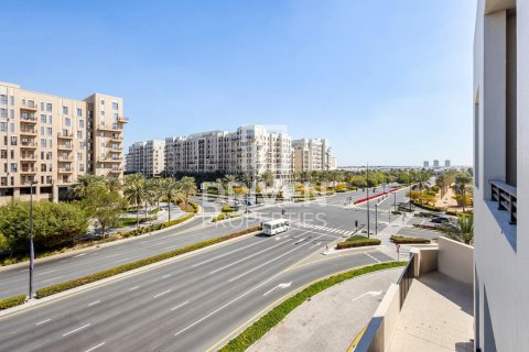 Квартира с 2 спальнями в Warda Apartments, ОАЭ №190064 3