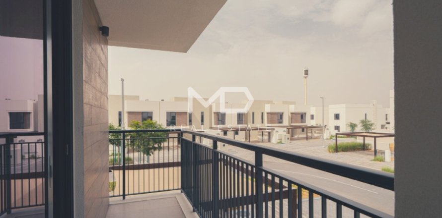 4 bedrooms Villa on the Yas Island, UAE No. 38187