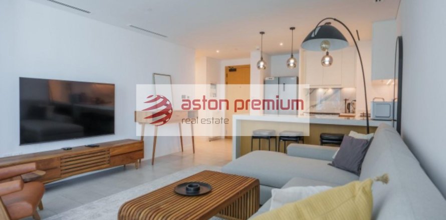 Квартира с 2 спальнями в Джумейра Бич Резиденс, ОАЭ №132489