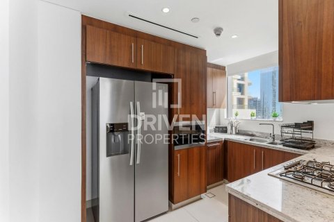 Квартира с 2 спальнями в Boulevard Point, ОАЭ №209797 15