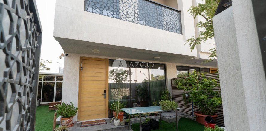 Villa de 3 dormitorios en Jumeirah Village Circle, UAE No. 101699