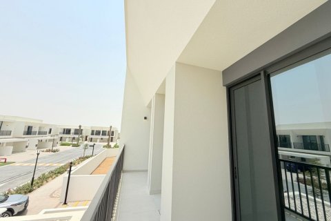 Villa de 4 dormitorios en Town Square, UAE No. 154474 3