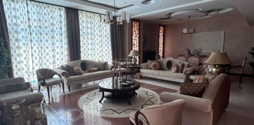 Villa de 4 chambres à Al Barsha, UAE No. 102251