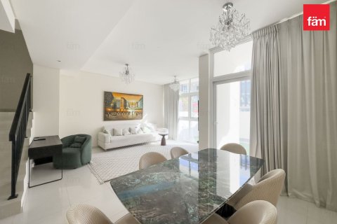 3 bedrooms Villa in Dubai, UAE No. 143531 3