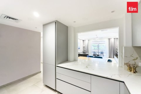 Квартира с 2 спальнями в Old Town, ОАЭ №148527 7