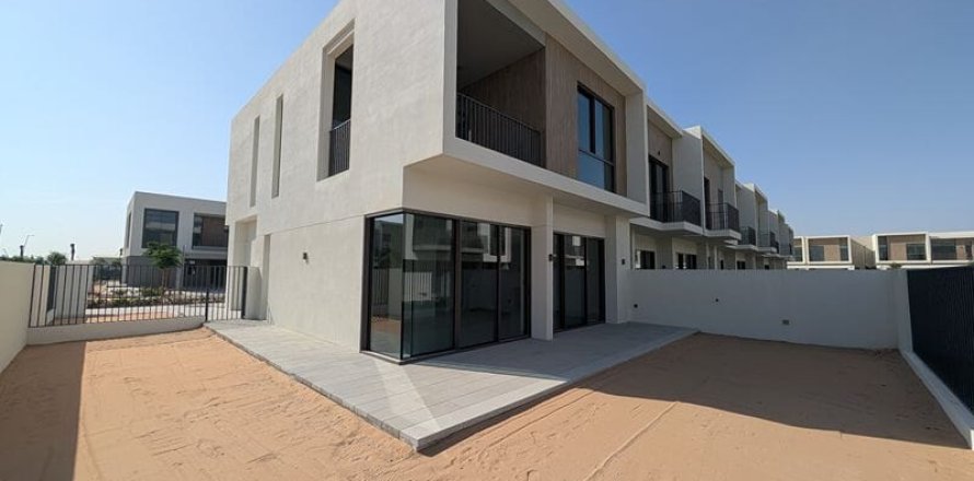 Townhouse de 4 dormitorios en The Valley, UAE No. 143786