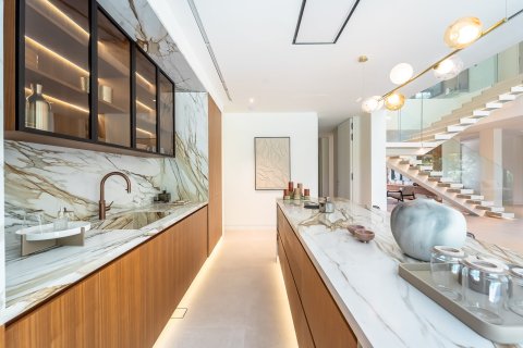 Вилла с 5 спальнями в Jumeirah Islands, ОАЭ №149668 12