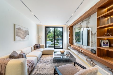 Вилла с 5 спальнями в Jumeirah Islands, ОАЭ №149668 14