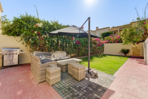 2 bedrooms Villa in Dubai, UAE No. 149666 6