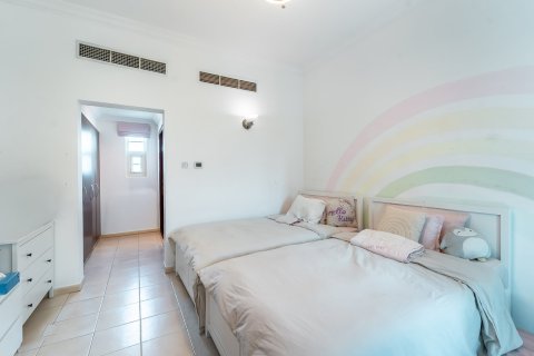 Вилла с 4 спальнями в Jumeirah Islands, ОАЭ №149669 20