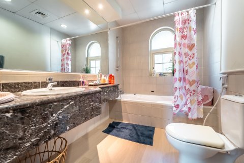 Вилла с 4 спальнями в Jumeirah Islands, ОАЭ №149669 21