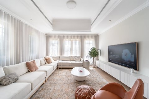 Вилла с 4 спальнями в Jumeirah Islands, ОАЭ №149669 9