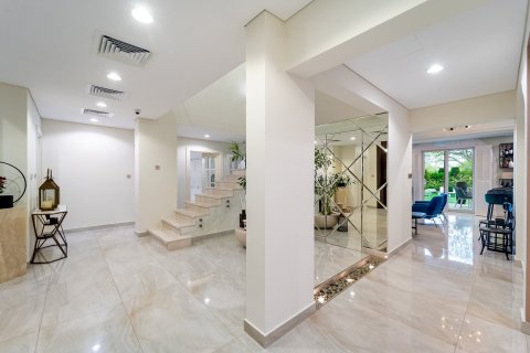 Villa de 5 chambres à Dubai Sports City, UAE No. 149671 8
