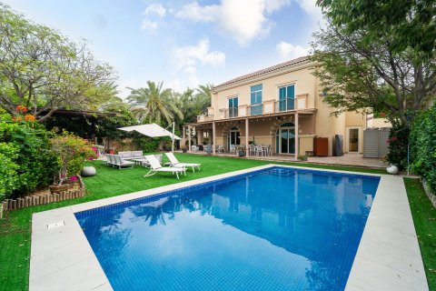 Villa de 5 chambres à Dubai Sports City, UAE No. 149671