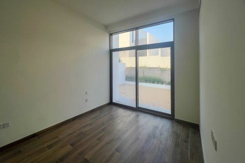 Villa de 4 dormitorios en Al Furjan, UAE No. 167597 6