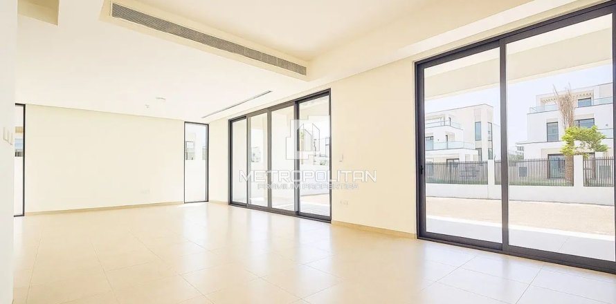 4 bedrooms Villa  No. 129246