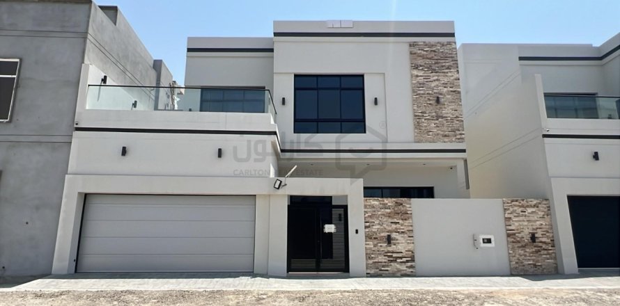 Villa de 5 dormitorios en Bani Jamra, Bahrain No. 105449