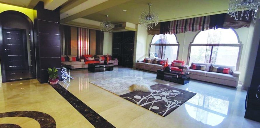 Villa de 6 dormitorios en Arad, Bahrain No. 105452