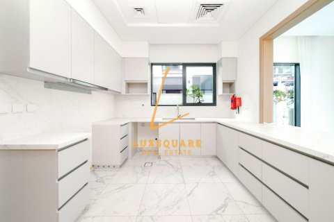 Villa de 4 chambres à Murooj Al Furjan, UAE No. 145712 8