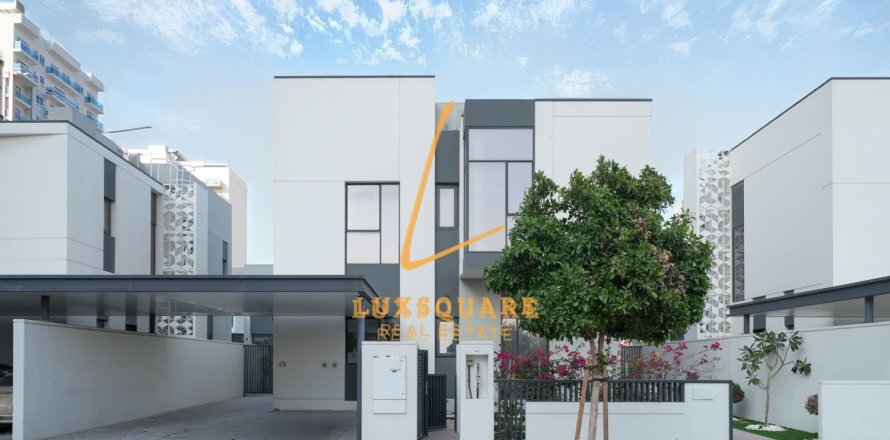 Villa de 4 chambres à Murooj Al Furjan, UAE No. 145712