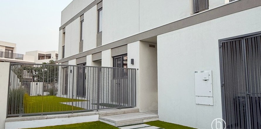 Villa de 4 dormitorios en Tilal Al Ghaf, UAE No. 148187