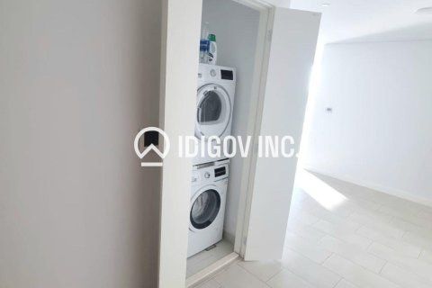 Apartment de 2 dormitorios en La Vie, UAE No. 184855 11