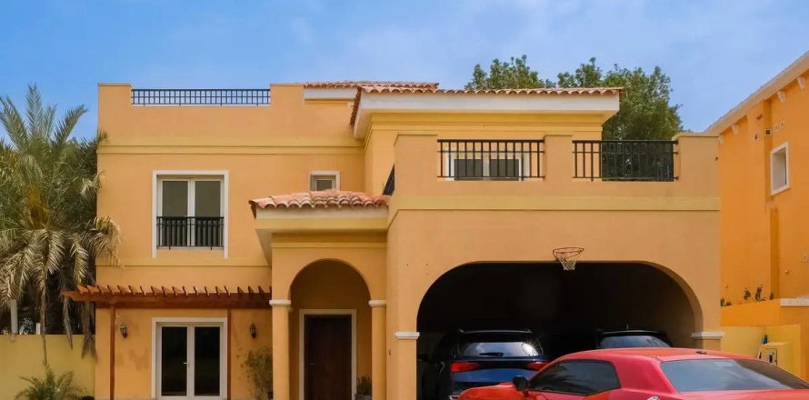 Villa de 5 dormitorios  No. 117911