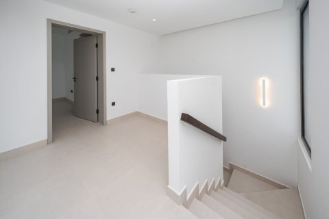 Villa de 4 dormitorios en Aura, UAE No. 143095 5
