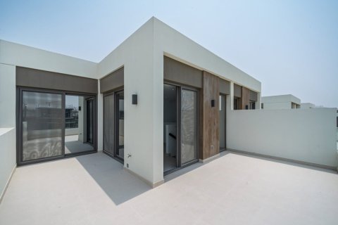 Villa de 4 dormitorios en Aura, UAE No. 143095 4