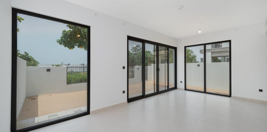 Villa de 4 dormitorios en Aura, UAE No. 143095