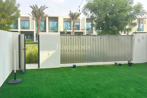 3 bedrooms Townhouse in Al Manara, UAE No. 199526 3