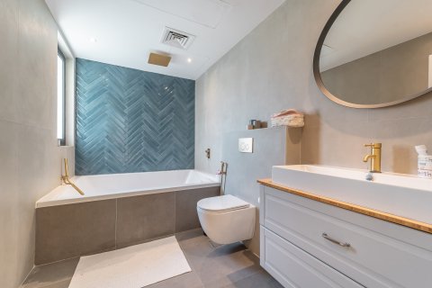 5 bedrooms Villa in Dubai, UAE No. 151142 7