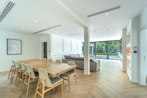 5 bedrooms Villa in Dubai, UAE No. 151142 13