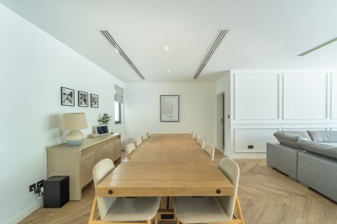 5 bedrooms Villa in Dubai, UAE No. 151142 14