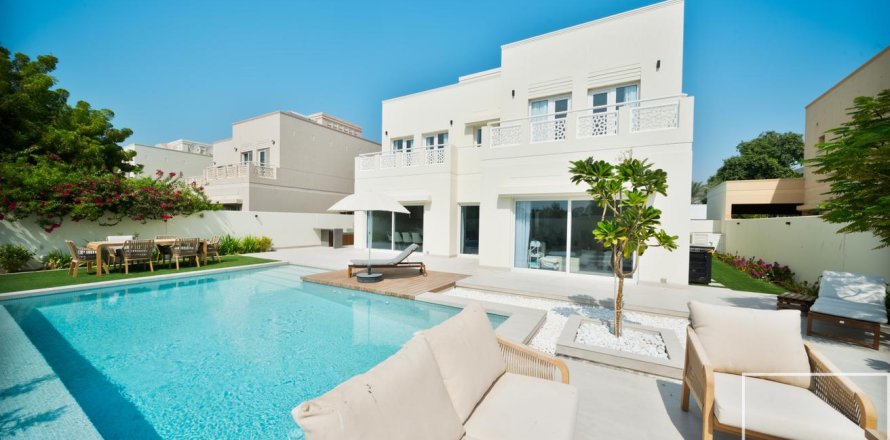 5 bedrooms Villa  No. 117356