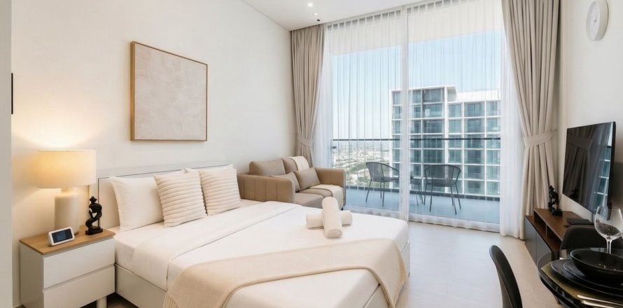 Studio Apartment in Dubai, UAE No. 200176