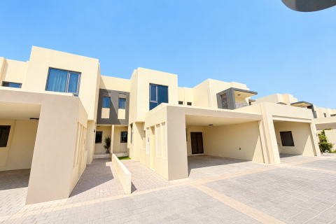 Villa de 4 dormitorios en Dubai, UAE No. 210422