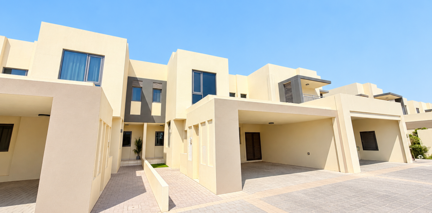 Villa de 4 dormitorios en Dubai, UAE No. 210422